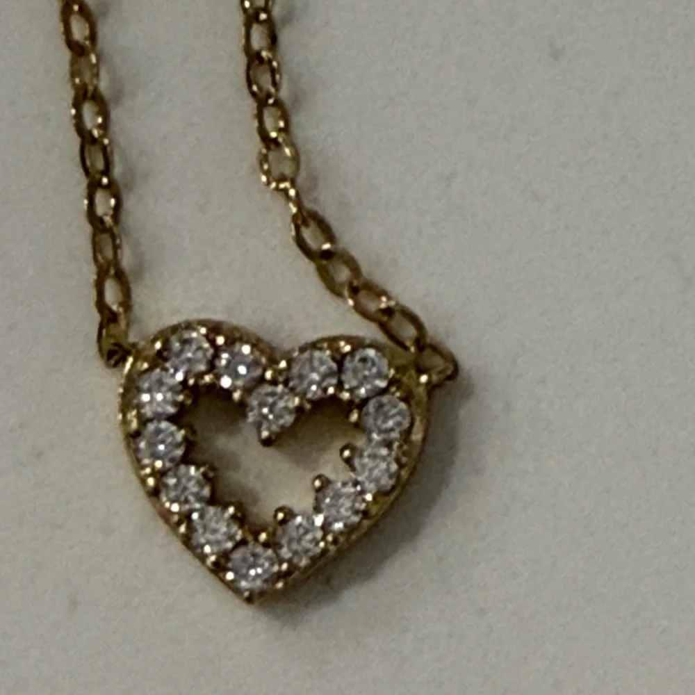 (27)NADRI CZ Heart Necklace
